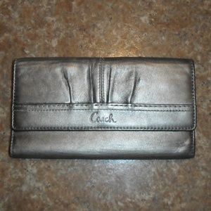 Coach Bags - Coach Wallet Silver Platinum Leather Gently Used! Coach Bags - Coach Wallet Silver Platinum Leather Gently Used!